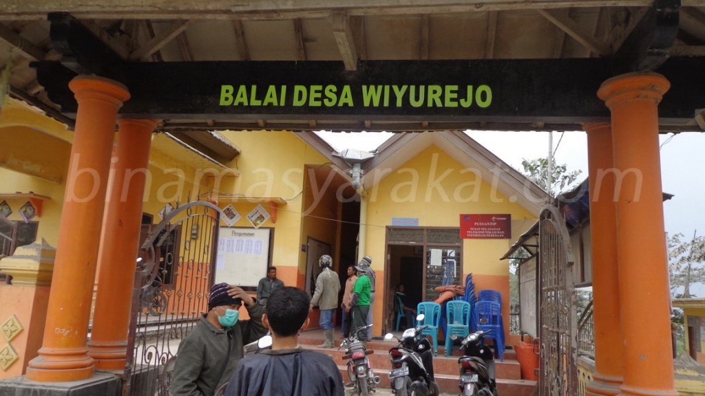 Balai desa Wiyurejo