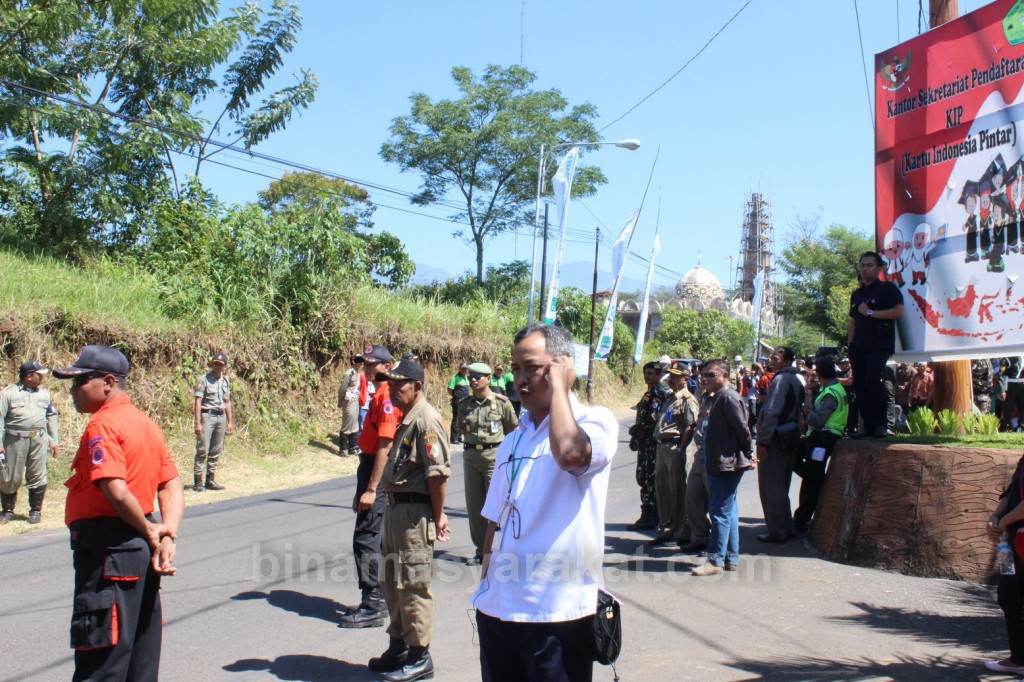 Menyambut Kedatangan Presiden RI