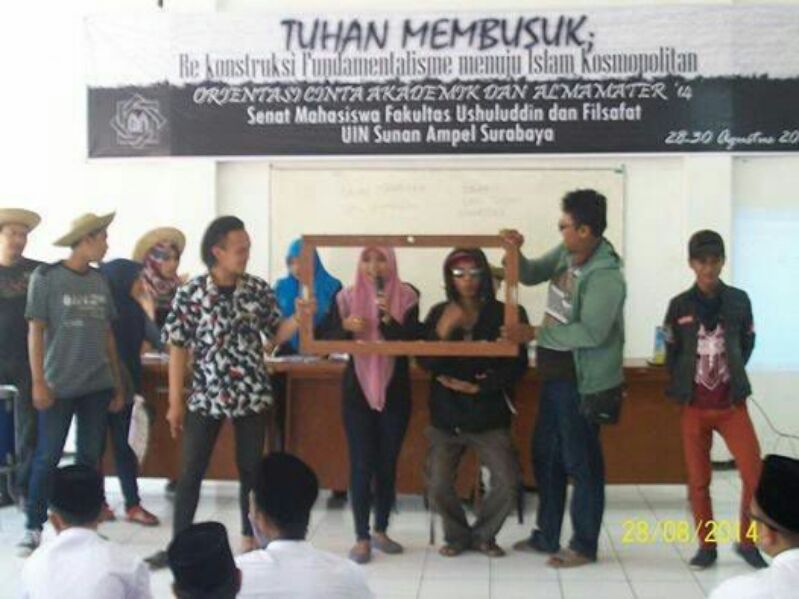 Tuhan Membusuk UIN